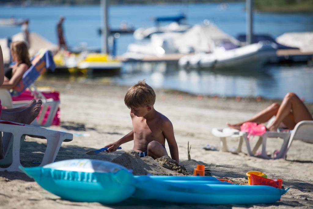 Camping Italia Lido Castelletto sopra Ticino Luaran gambar